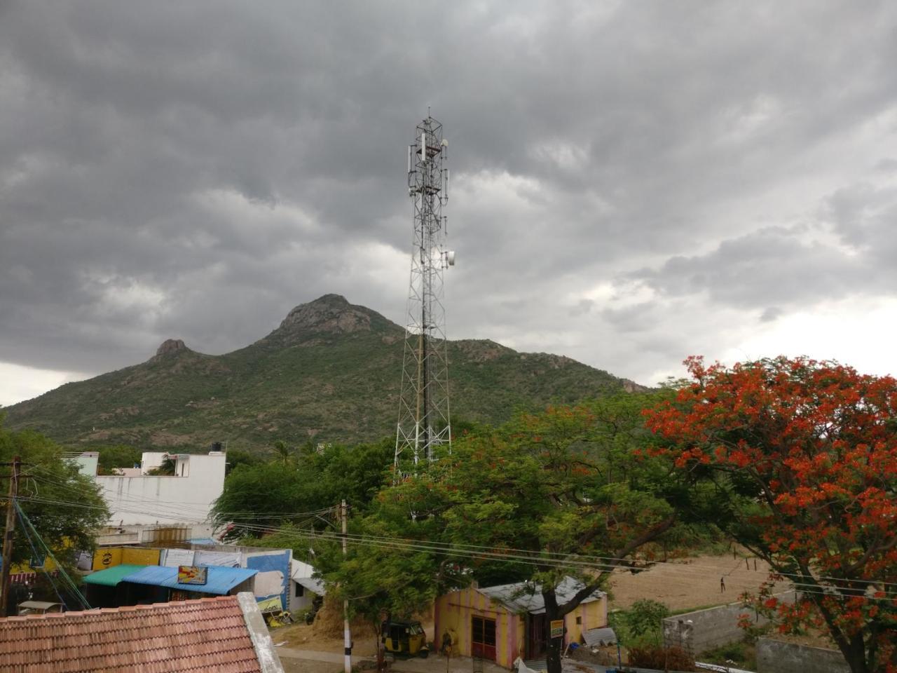 Selvalakshmi Restaurant And Lodge Tiruvannāmalai Exterior foto